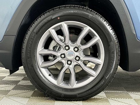 Used 2024 GMC Terrain SLT w/ Tech Package image 28