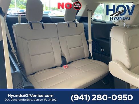 Used 2023 Ford Explorer XLT w/ Equipment Group 202A RWD image 30
