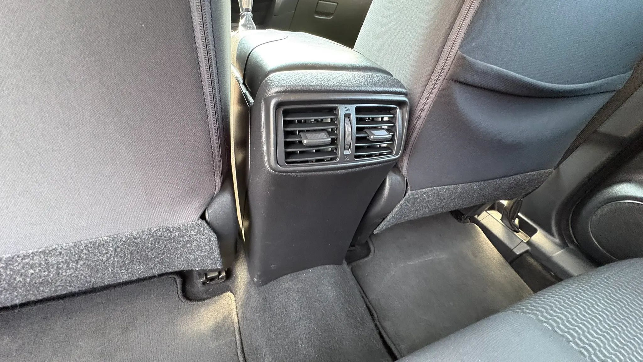 Used 2022 Nissan Rogue Sport S FWD image 28