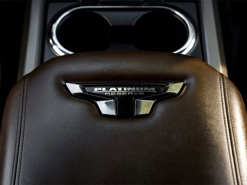 Used 2020 Nissan Titan Platinum Reserve w/ Moonroof Package image 24