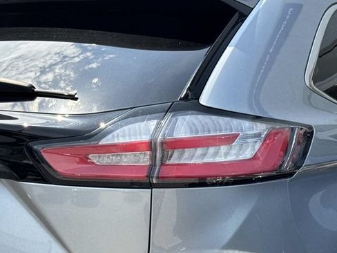 Used 2023 Ford Edge SEL AWD/4WD image 9