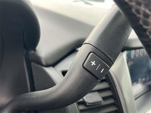 Used 2020 Chevrolet Suburban LT image 27