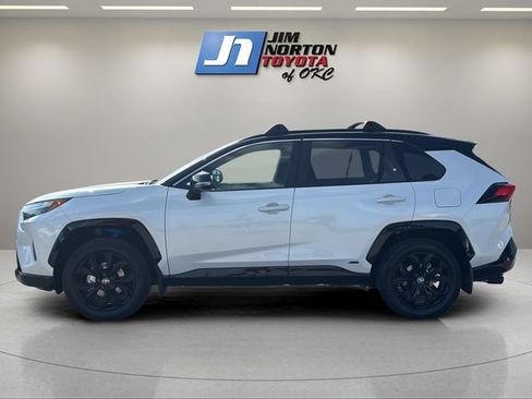 Used 2025 Toyota RAV4 XSE w/ Advanced Technology Package AWD/4WD image 8