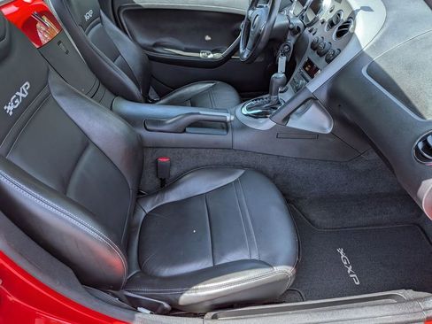 Used 2008 Pontiac Solstice GXP w/ Premium Package RWD image 15
