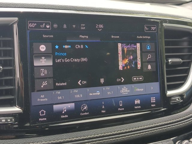Used 2025 Chrysler Pacifica Limited FWD image 23
