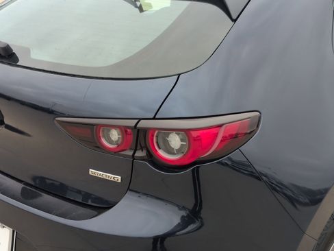 Used 2022 MAZDA MAZDA3 s image 12