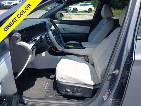 Used 2025 Hyundai Tucson Limited AWD/4WD image 15