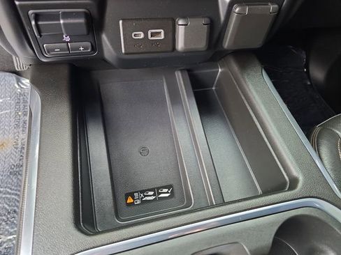 Certified 2022 GMC Sierra 2500 AT4 w/ AT4 Preferred Package image 21