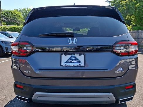 Certified 2024 Honda Pilot Elite image 5