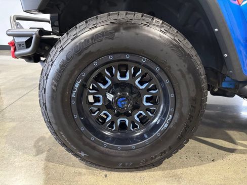 Used 2022 Jeep Gladiator Sport AWD/4WD image 24
