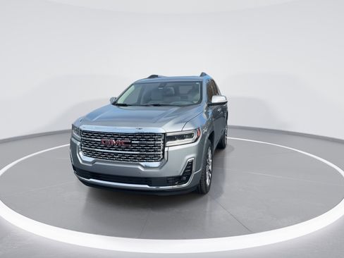 Used 2023 GMC Acadia Denali w/ Denali Ultimate Package image 3