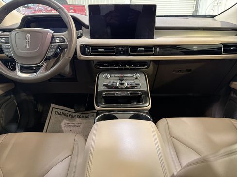 Used 2022 Lincoln Nautilus FWD image 21