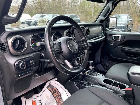 Used 2023 Jeep Wrangler Unlimited w/ Cold Weather Group image 8