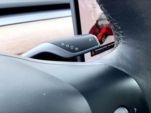 Used 2024 Tesla Model Y Long Range image 17