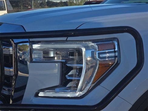 Used 2022 GMC Sierra 1500 SLE w/ X31 Off-Road Package image 26