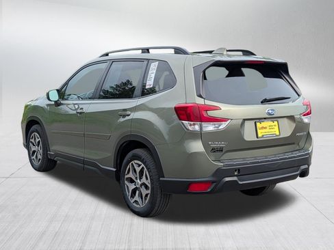 Used 2021 Subaru Forester Premium AWD/4WD image 5