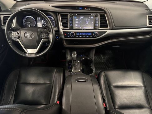Used 2014 Toyota Highlander XLE AWD/4WD image 14