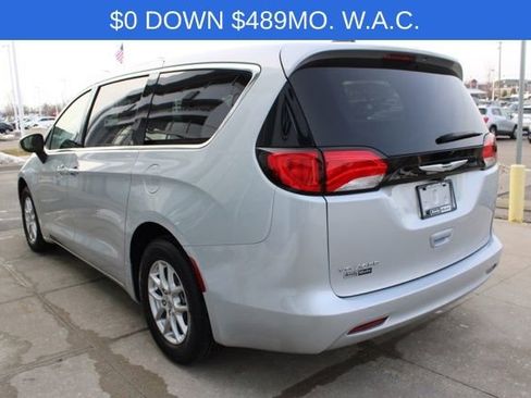 Used 2024 Chrysler Voyager LX image 4