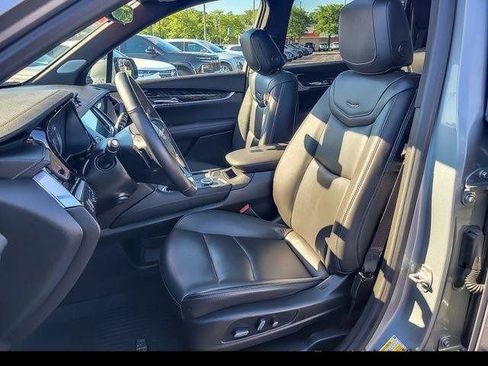 Certified 2024 Cadillac XT6 Premium Luxury w/ Technology Package AWD/4WD image 11