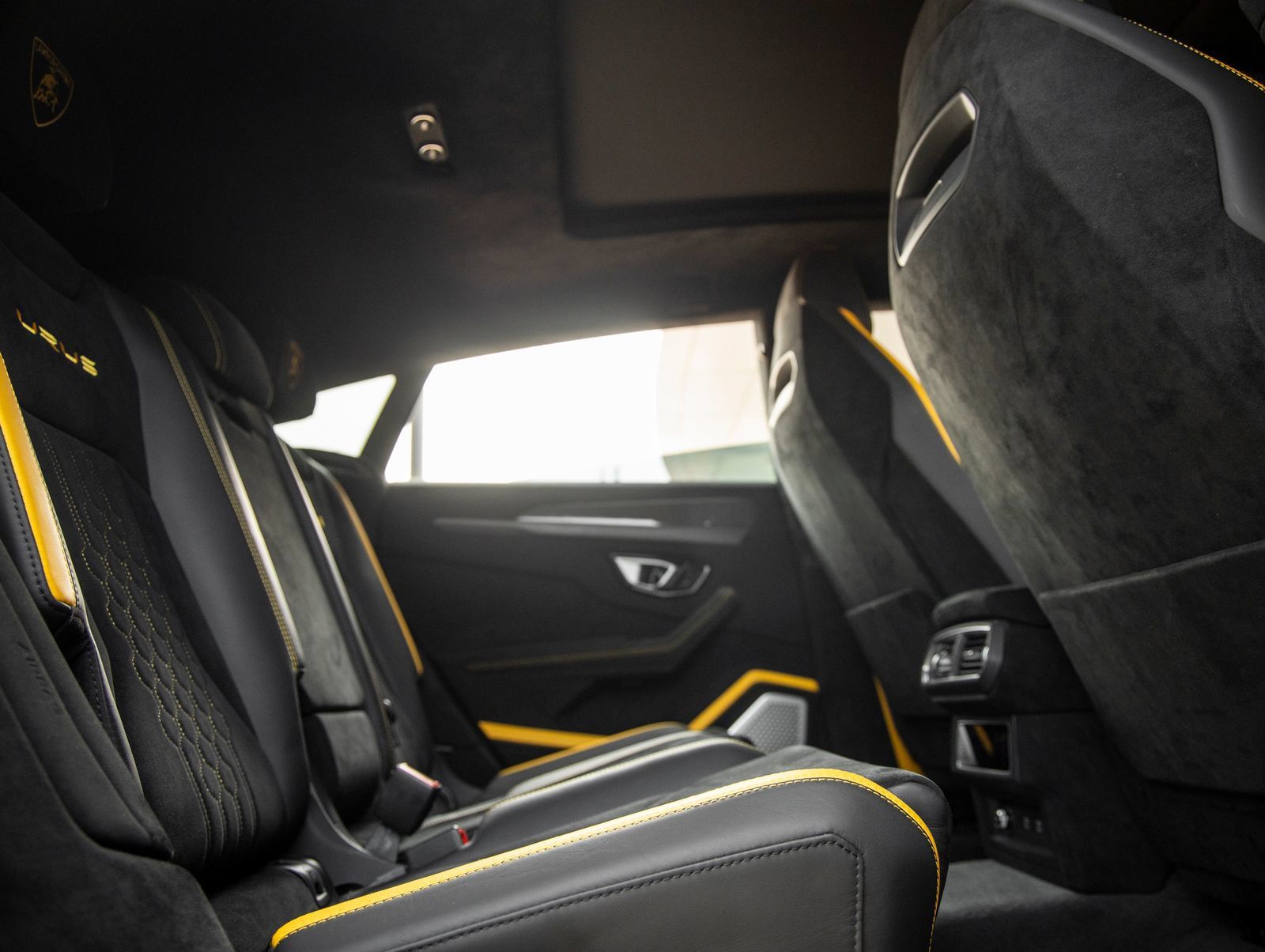 Used 2024 Lamborghini Urus Performante AWD/4WD image 48