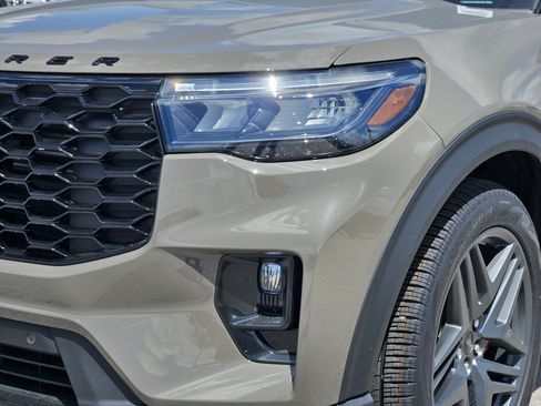 New 2026 Ford Explorer ST-Line w/ ST-Line Street Pack RWD image 8