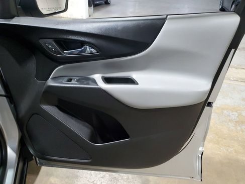 Used 2020 Chevrolet Equinox LS w/ LS Convenience Package image 16