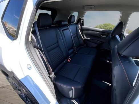 New 2026 Nissan Rogue SV AWD/4WD image 10