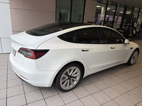 Used 2022 Tesla Model 3 image 3