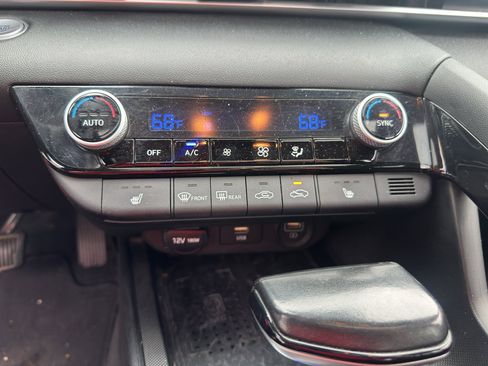 Used 2021 Hyundai Elantra SEL w/ Convenience + Premium Package FWD image 21