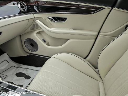 New 2026 Bentley Flying Spur Plug-In Hybrid image 50