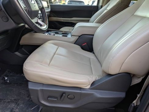 Used 2024 Ford Expedition Max XLT image 18