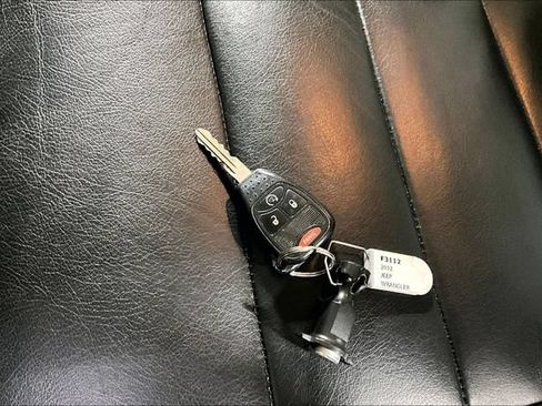 Used 2012 Jeep Wrangler Unlimited Sahara w/ Connectivity Group AWD/4WD image 29