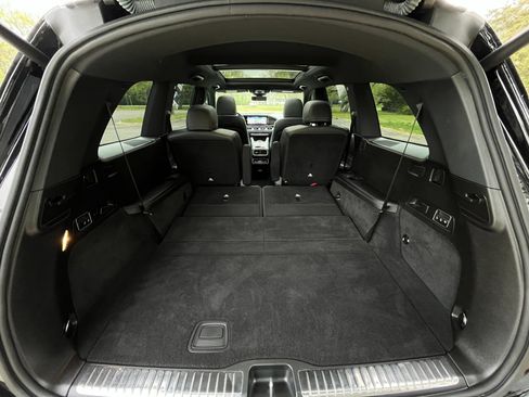 Used 2023 Mercedes-Benz GLS 450 4MATIC w/ AMG Line Exterior image 38