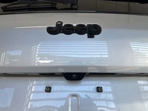 Used 2023 Jeep Grand Cherokee L Laredo image 20