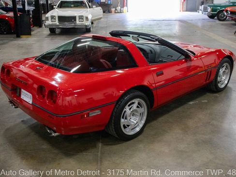 Used 1990 Chevrolet Corvette ZR-1 RWD image 8
