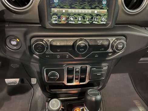 Certified 2023 Jeep Gladiator Overland image 23