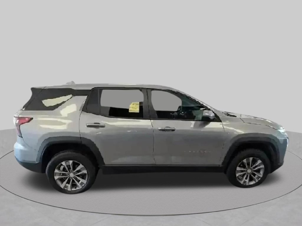 Used 2025 Chevrolet Equinox LT AWD/4WD image 45