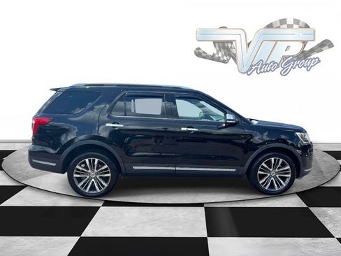Used 2019 Ford Explorer Platinum AWD/4WD image 5