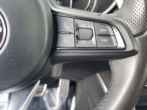 Used 2022 Alfa Romeo Stelvio Sprint image 21