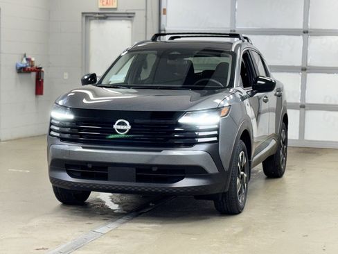 New 2026 Nissan Kicks SV image 3