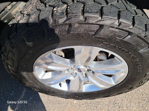 Used 2018 Ford F150 Platinum w/ Equipment Group 701A Luxury image 11