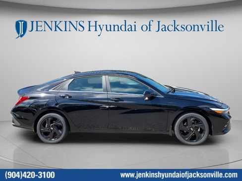 New 2026 Hyundai Elantra SEL Sport Premium FWD image 2