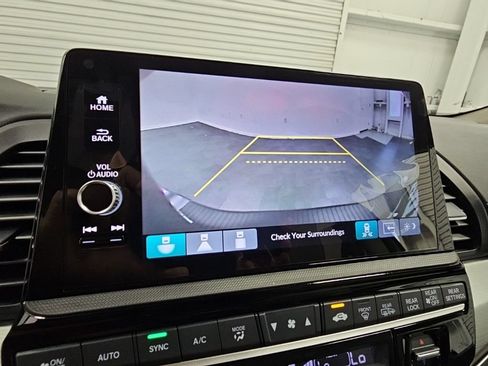 New 2026 Honda Odyssey Touring image 19