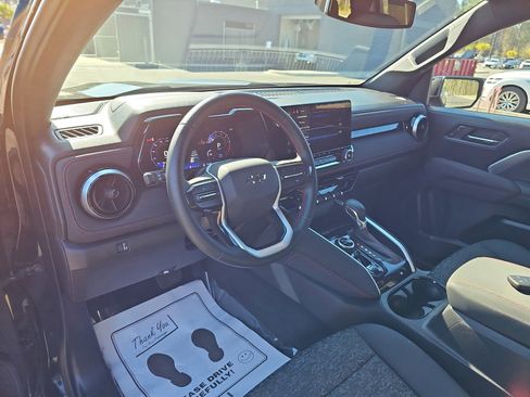Used 2024 Chevrolet Colorado Z71 w/ Z71 Convenience Package 2 AWD/4WD image 18