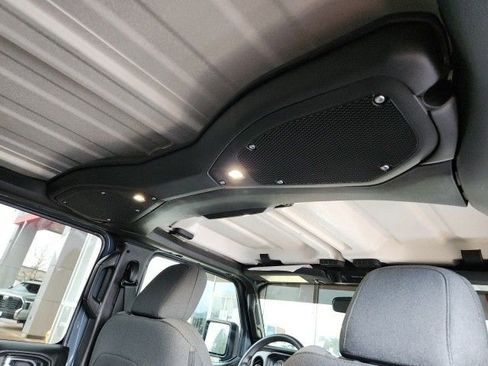 Used 2025 Jeep Wrangler Sport image 20