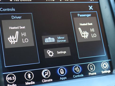 Used 2019 Chrysler 300 S image 19