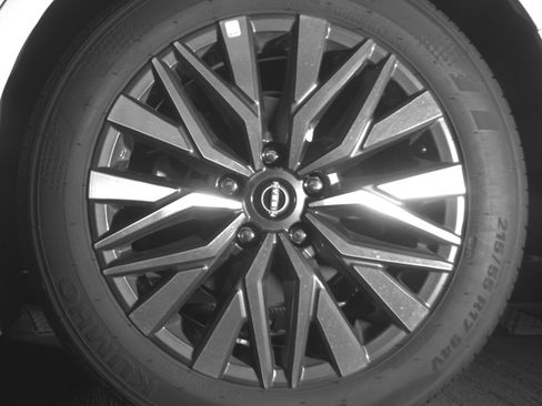 Used 2025 Nissan Altima 2.5 SV image 14