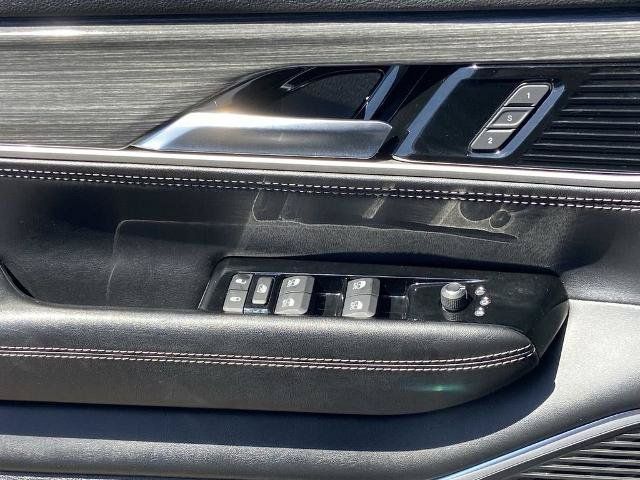 Used 2024 Jeep Wagoneer Series II w/ Flexible Seating Group AWD/4WD image 19