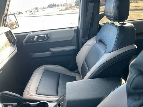 Used 2023 Ford Bronco Wildtrak image 24