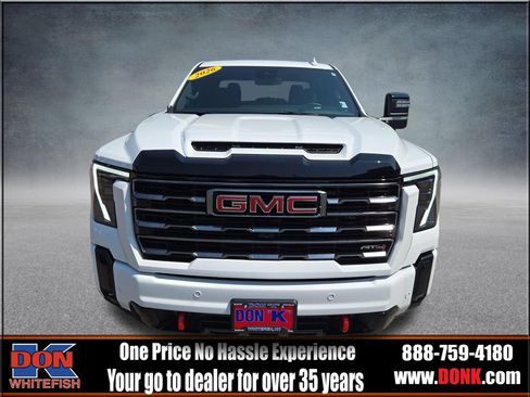 Used 2026 GMC Sierra 2500 AT4 AWD/4WD image 3